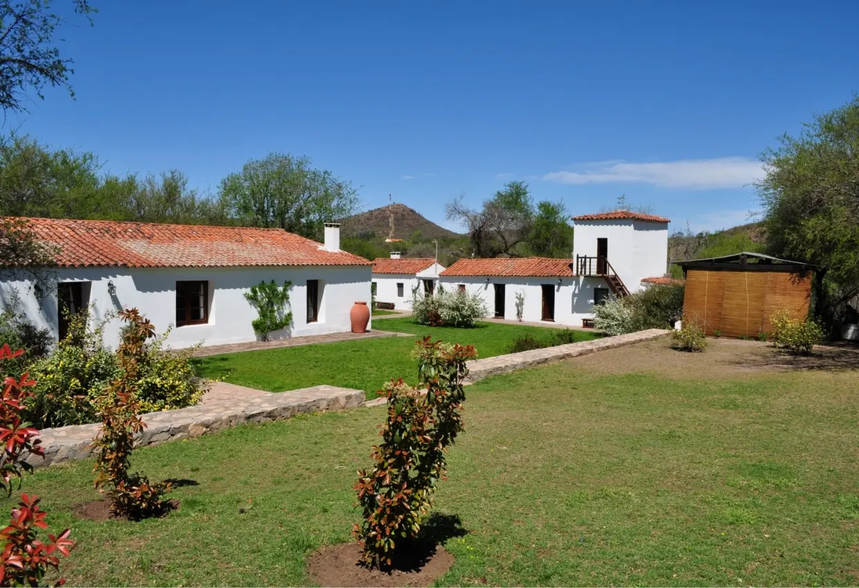 Wings-El-Palomar-featured Photo of El Palomar